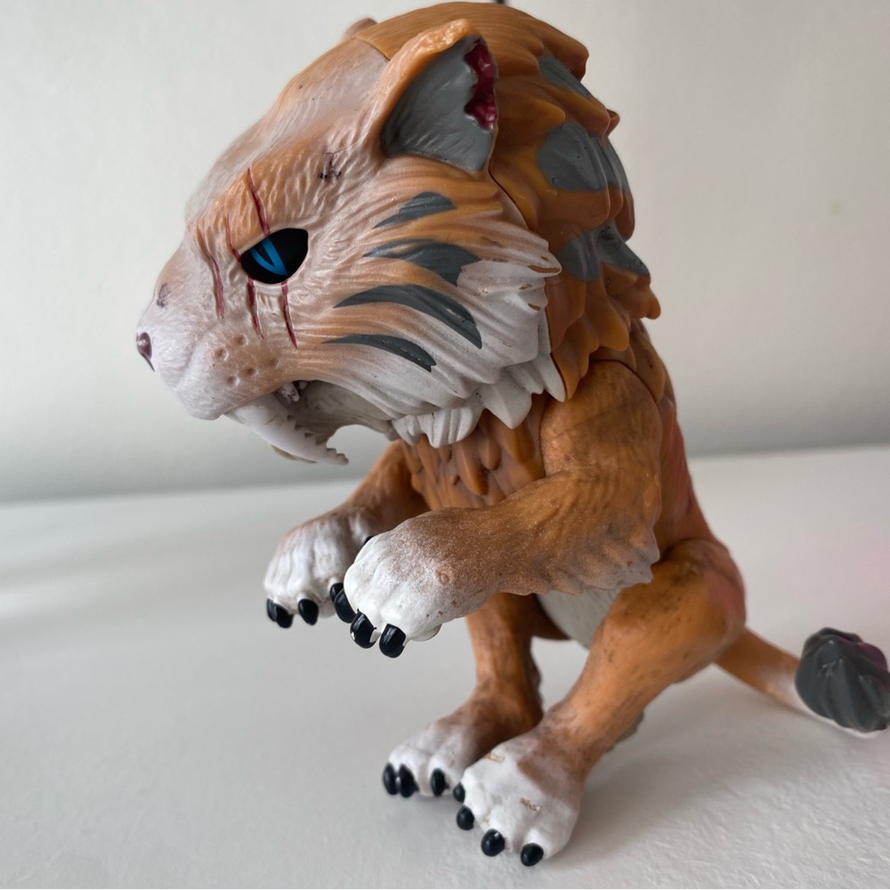 Saber tooth fingerling toy